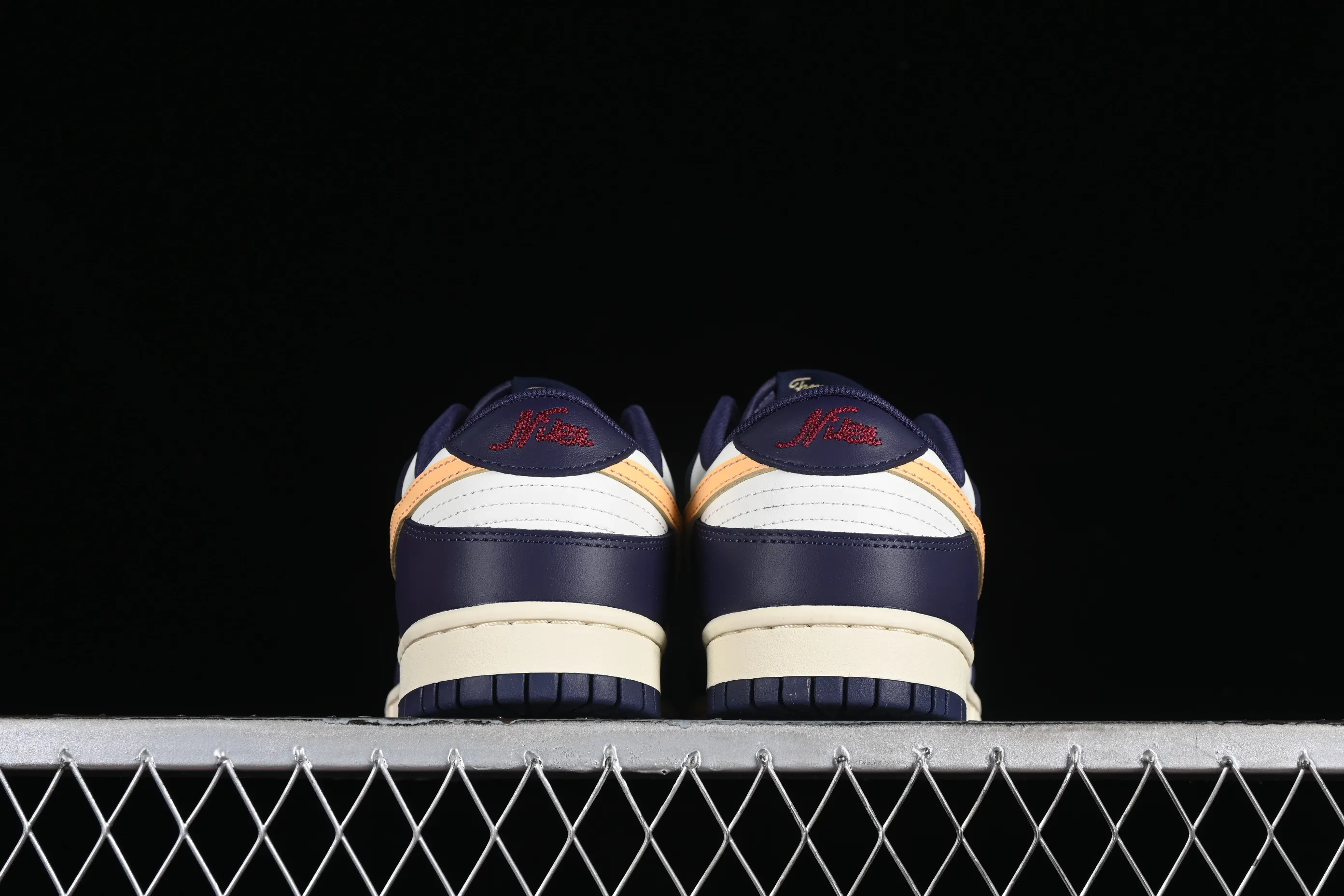 All Categories Nk SB Dunk Series Nk SB Dunk Low Low-top Casual Shoes Foreign Trade Version Nk Dunk Low Retro "Navy Blue" Purple Gold White SB Low-top Casual Shoes FV8106-181